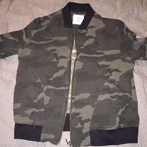 Zip up camouflaged jacket